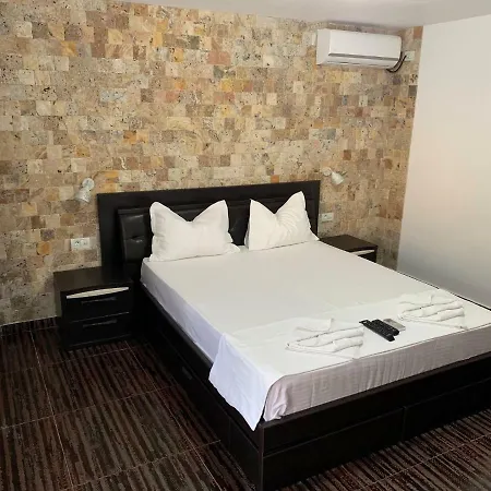 Guest house Vila Black&white *