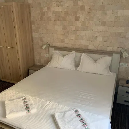Vila Black&white Guest house *