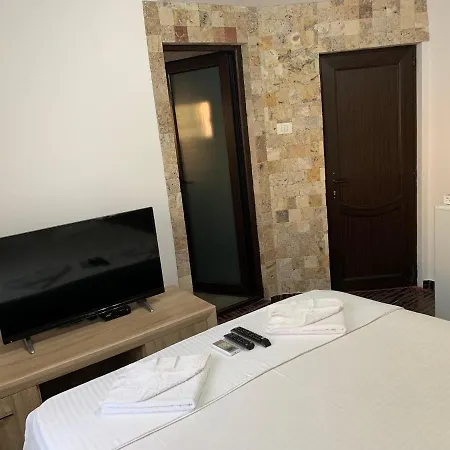 Guest house Vila Black&white *